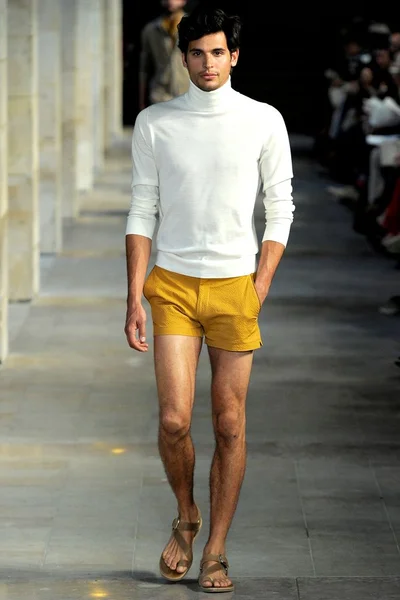Look 20